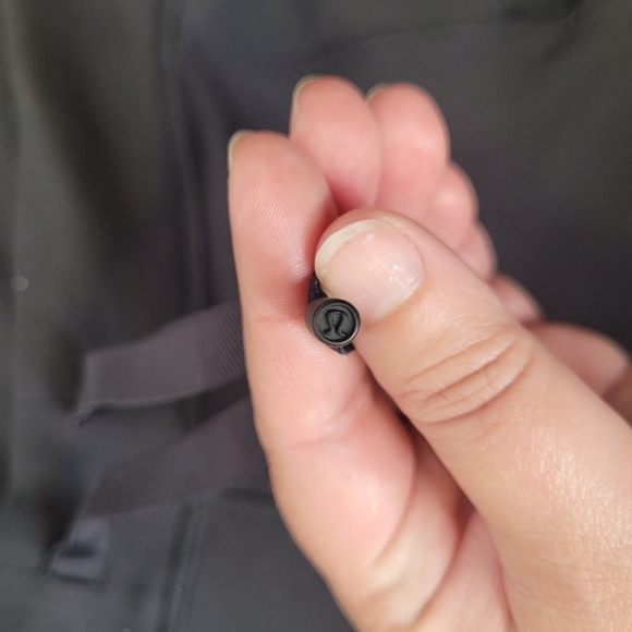 Lululemon Invert - Picture 2 of 7